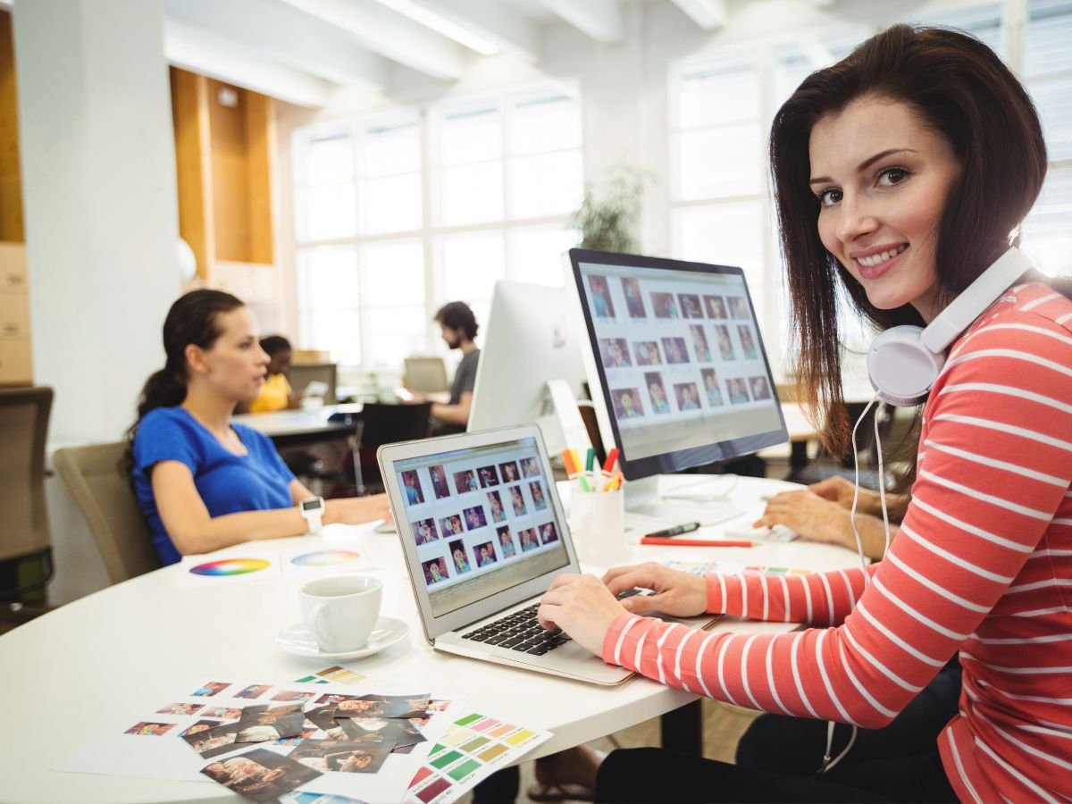 What Types of Graphic Designing Services Does a Business Need?